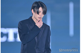 岩瀬洋志、クールなランウェイに歓声上がる「色気爆発」「髪サラサラすぎ」と話題【TGC2026 S/S】