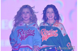 仲里依紗、14年ぶり「TGC」に妹・れいちゃんと腕組み登場 個性輝くランウェイで視線独占【TGC2026 S/S】