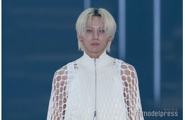 JO1川尻蓮、ランウェイシークレット登場 穴開きトップスでオーラ放つ【TGC2026 S/S】