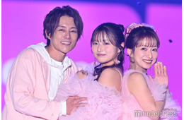 杉浦太陽＆辻希美が長女・希空（のあ）にキス 親子プリクラが話題「美形家族」「愛が溢れてる」