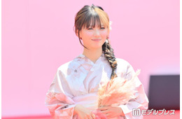 フォーエイト48あみか、オフショルへそ出しトップスに熱視線「スタイルレベチ」「肌綺麗すぎる」