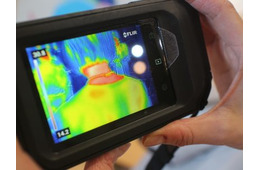 47歳スタイリストが「身に着けた瞬間、首の血流アップが”見える化”した」衝撃の神アイテムを体験レビュー