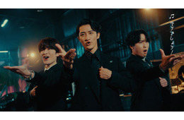 Snow Man深澤辰哉・宮舘涼太・岩本照、三者三様の武器で本格戦闘シーン 新CMでブレないシンクロダンス披露