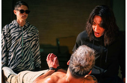 窪塚洋介＆亀梨和也W主演「外道の歌 SEASON2」“残酷拷問ショット”解禁「絶対に民放じゃできない」