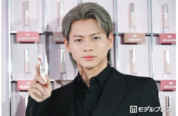 Number_i平野紫耀、華やかメイク＆黒スーツで魅力放出【YSL LOVENUDE HOTEL】