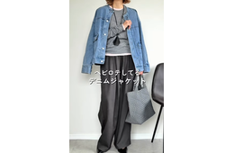 GUの「シアーＴ」は今が買い！デニムジャケットを品よく着こなす大人の春色レイヤード【40代の毎日コーデ】