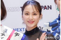 平祐奈、ショーパンから美脚スラリ「脚綺麗すぎ」「遠くからでも分かるスタイルの良さ」の声