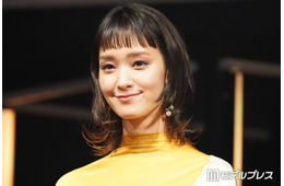 剛力彩芽、美背中輝くシースルードレス姿を披露「女神のような美しさ」「綺麗すぎる」と絶賛の声