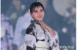 美人プロゴルファー・臼井麗香、艶やか浴衣姿でランウェイ降臨 堂々ウォーキングで会場魅了【関コレ2026S/S】