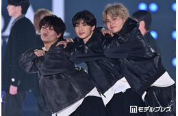 日本初“3兄弟YouTuber”すずしょうと、クール＆わちゃわちゃのギャップランウェイ【関コレ2026S/S】