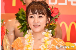 高橋みなみ「AKBっぽくチェック柄」ミニスカから美脚スラリ アイコン変更に反響「赤チェック×たかみな懐かしい」「脚がまっすぐで綺麗」