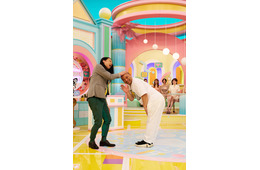 芸人・みなみかわMCの新番組「チャンスのチワワ」美女たちがトム・ブラウンに洗礼「初回からすでにおもしろい」「参考になる」と反響