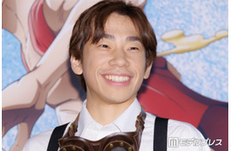 織田信成、長女の小学校入学式ショット公開「パパに似てる」「バルーン持つ手が可愛い」と反響