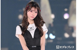 AKB48千葉恵里、ミニスカ＆ニーハイ“数億年ぶり”お花見のコーデ披露「桜に負けない可愛さ」「スタイル抜群」と反響
