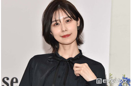 有村藍里、美ウエスト輝くショート丈トップス春コーデ公開「スタイル抜群」「くびれが綺麗」と反響