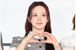 NiziUリオ、“たまたま友人と双子コーデ”ディズニー満喫ショットに反響「おしゃれ上級者」「オーラ隠せてない」