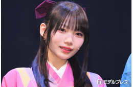乃木坂46岡本姫奈、色白素肌透けるレース衣装「手脚長くて憧れ」「髪型も衣装も本人も全部が可愛い」とファン絶賛
