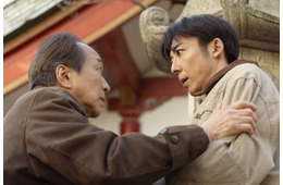 【リボーン ～最後のヒーロー～ 第1話】“カリスマIT社長”根尾光誠（高橋一生）、瓜二つの別人・野本英人に転生