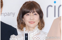 松本伊代、ミニワンピ×ニーハイブーツでほっそり美脚輝く「スタイル変わらないのすごい」「いつまでも可愛い」と反響