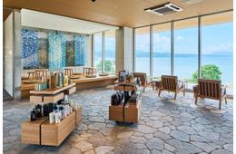 ビーチまで数十歩！オーシャンビューの絶景スタバが沖縄に誕生 21世紀の森公園エリアに