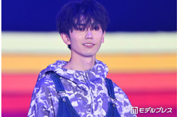 樋口幸平、総柄コーデ着こなすランウェイ「さすがのスタイル」「カッコいい」【ガルアワ2026SS】