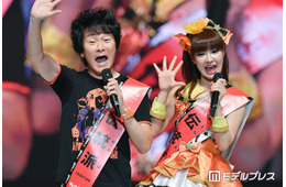 「かつみ・さゆり」さゆり、ミニワンピ×ピンヒールで圧巻美脚「体の半分以上が脚」「人形かと思った」の声