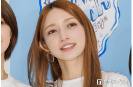 後藤真希、“超ミニ”×ファーブーツで美脚スラリ「赤の衣装カッコ良すぎ」「スタイルがレベチ」の声