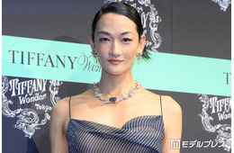 43歳・冨永愛、20年ぶりの出産を報告「久しぶりの新生児と日々です」高齢出産への不安もつづる