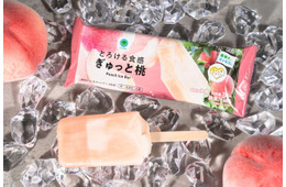 ファミマ、“販売数100万本超”桃アイスバーが進化 福島の桃果汁を48％使用