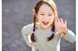 帰省先で…三姉妹の祖母。5歳の孫が放った“一言”に「みんなに愛されている」