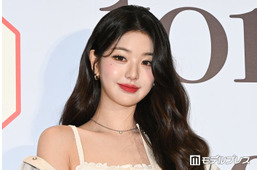 IVEウォニョン、美脚＆ウエスト輝くミニスカ姿 来日ショットに「座っているだけで絵になる」「プリンセスみたい」と反響