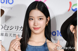 LE SSERAFIMカズハ、ばっさりショートヘア姿にファン悶絶「異次元の美しさ」「オーラ凄い」
