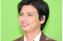 3児の親 川崎希の夫・アレクサンダー、0歳次女のお昼寝ショット公開「寝顔が天使」「まつ毛長い」と反響