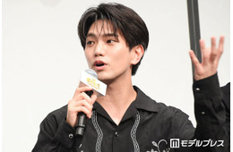 Aぇ! group正門良規、“普段からカラ松”だった「革ジャンが制服」映画で木村拓哉モノマネも披露【おそ松さん 人類クズ化計画!!!!!?】