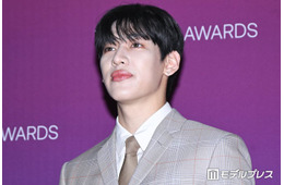 GOT7ベンベン、チェック柄スーツ姿でオーラ放つ 日本開催イベントに降臨【クランチロール・アニメアワード2026】