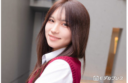 「今日好き」榊原樹里（じゅり）、美脚際立つ制服風コーデ公開「スタイル抜群」「ドキッとした」と反響