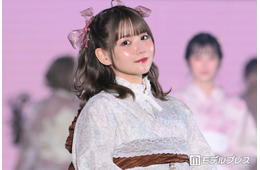 美人アーティスト「10年ぶり」“平成前髪”にイメチェン「お人形さんみたい」「天才的に可愛い」と反響