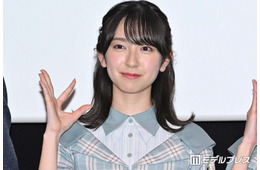 日向坂46金村美玖、美脚のぞくミニ丈“ピューロコーデ”に絶賛の声「変装なしでびっくり」「カチューシャ姿が悶絶級の可愛さ」