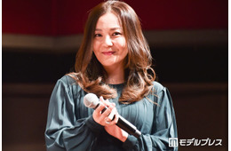 華原朋美、息子との“3日間レゴランド旅”ショット公開「溺愛っぷりが微笑ましい」「ぴったりくっついてて可愛い」の声