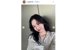 「ペントハウス」出演女優、美脚際立つミニ丈ワンピ姿を披露「脚のラインが芸術レベル」「初夏コーデのお手本」