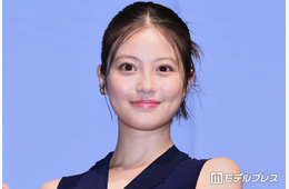 今田美桜、肩出しベアトップ衣装姿披露「圧倒的な美しさ」「透明感がすごい」の声