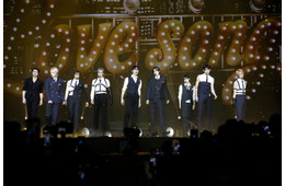 &TEAM、色気全開でRAIN「Love Song」カバー 会場中から黄色い悲鳴【Weverse Con Festival】