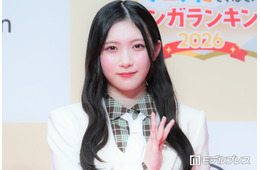 櫻坂46谷口愛季、ベージュのスカートから美脚チラリ「脚長すぎてびっくりした」「着こなしが神」の声
