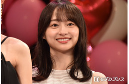 影山優佳、キッズ130サイズのぴったりユニフォーム姿が話題 W杯現地取材ショットに「ドキドキしちゃう」「キッズが入るの驚き」の声