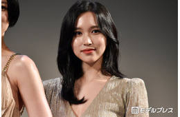 TWICEミナ、胸元ざっくりドレスで美デコルテ披露「女神降臨」「大人の魅力全開」と反響