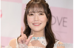 ＝LOVEメンバー、美脚際立つミニスカコーデでディズニー満喫「語彙力失う可愛さ」「憧れのスタイル」と反響