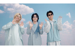 Mrs. GREEN APPLE、お互いに似合うサングラス選び“最高に眩しい笑顔”「眼鏡市場」新CMインタビューSPECIAL FITTING映像公開