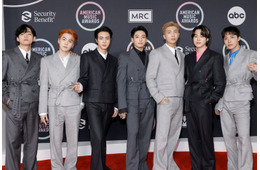 BTS、パリ公演からW杯ハーフタイムショーまでの24時間 密着Vlogに反響「分刻みスケジュール」「どの瞬間もかっこいい」