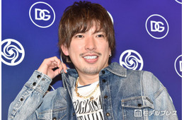 本郷杏奈「最近パパっ子」夫・EXITりんたろー。＆2歳息子の親子ショット公開「お寿司屋さんかな？」「パパの顔になってて素敵」と反響