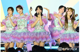 ＝LOVE、10回目の「TIF」で貫禄ステージ「とくべチュ、して」からデビュー曲まで…2日目トリでファン熱狂【TIF2026】